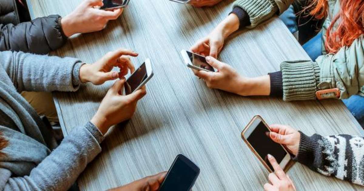 دراسة: حوالي نصف شباب تونس يسألون الانترنات عن صحتهم الجنسية والانجابية