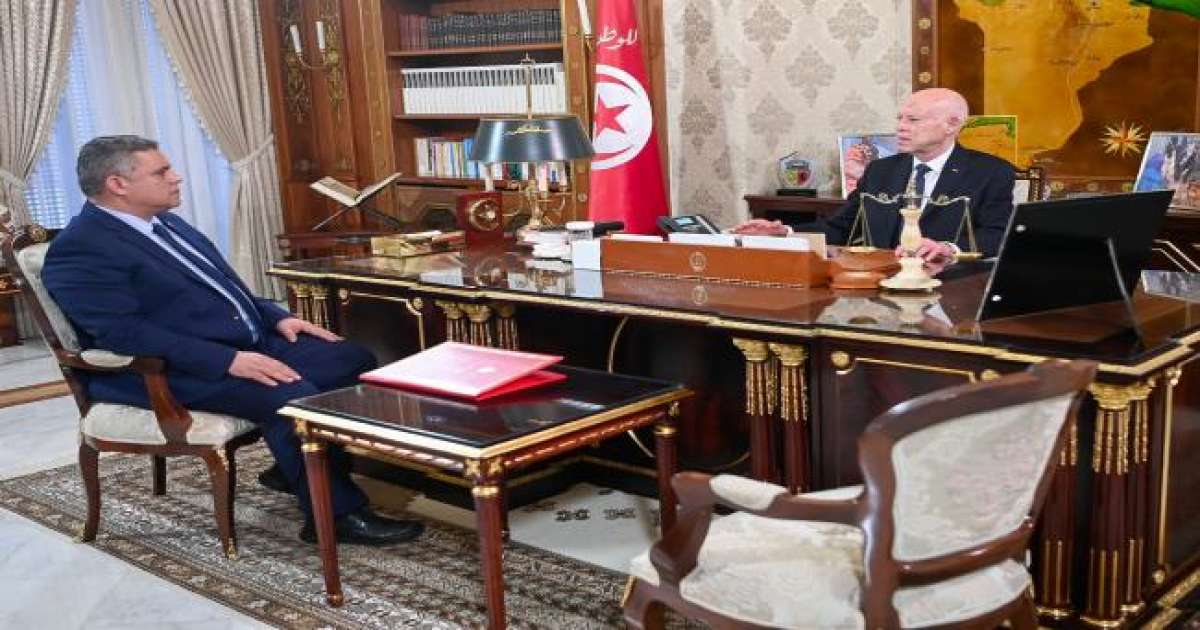 قيس سعيد يعلق على الفضلات المنزليّة و أكداس فواضل البناء التي انتشرت في كلّ مكان